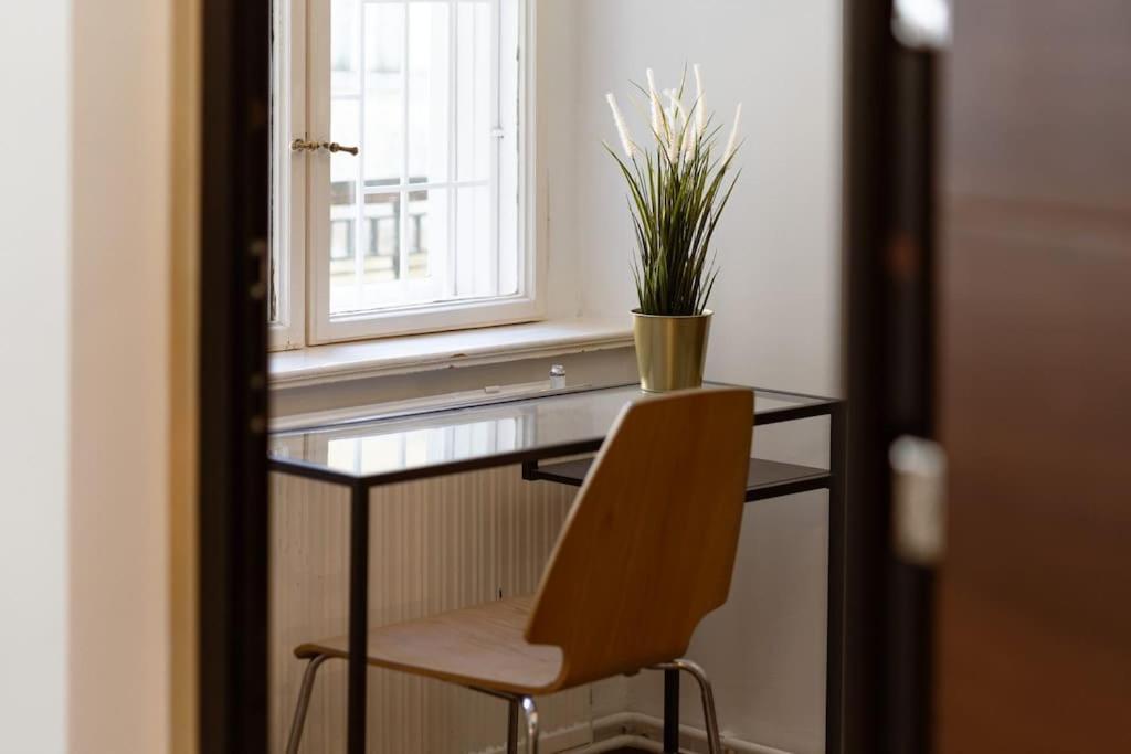 Free Parking Chain Bridge Home 4Ppl, 2Bdrm, Wifi, Smart Tv, Ac Budapest Exterior foto