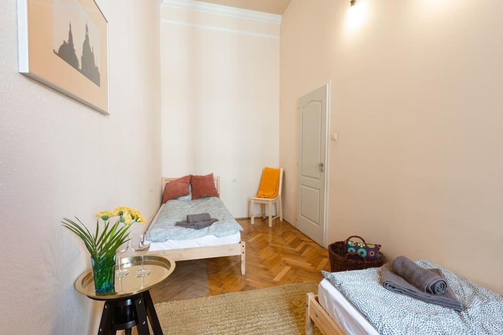 Free Parking Chain Bridge Home 4Ppl, 2Bdrm, Wifi, Smart Tv, Ac Budapest Exterior foto