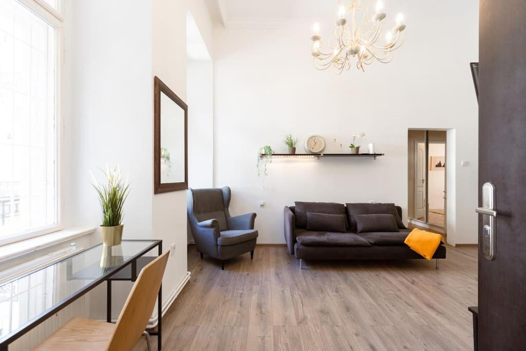 Free Parking Chain Bridge Home 4Ppl, 2Bdrm, Wifi, Smart Tv, Ac Budapest Exterior foto