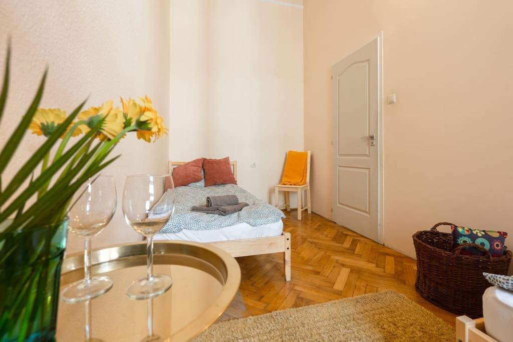 Free Parking Chain Bridge Home 4Ppl, 2Bdrm, Wifi, Smart Tv, Ac Budapest Exterior foto