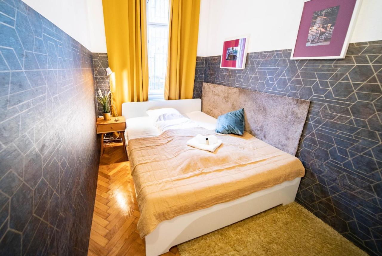 Free Parking Chain Bridge Home 4Ppl, 2Bdrm, Wifi, Smart Tv, Ac Budapest Exterior foto