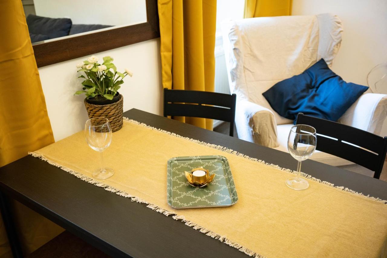 Free Parking Chain Bridge Home 4Ppl, 2Bdrm, Wifi, Smart Tv, Ac Budapest Exterior foto
