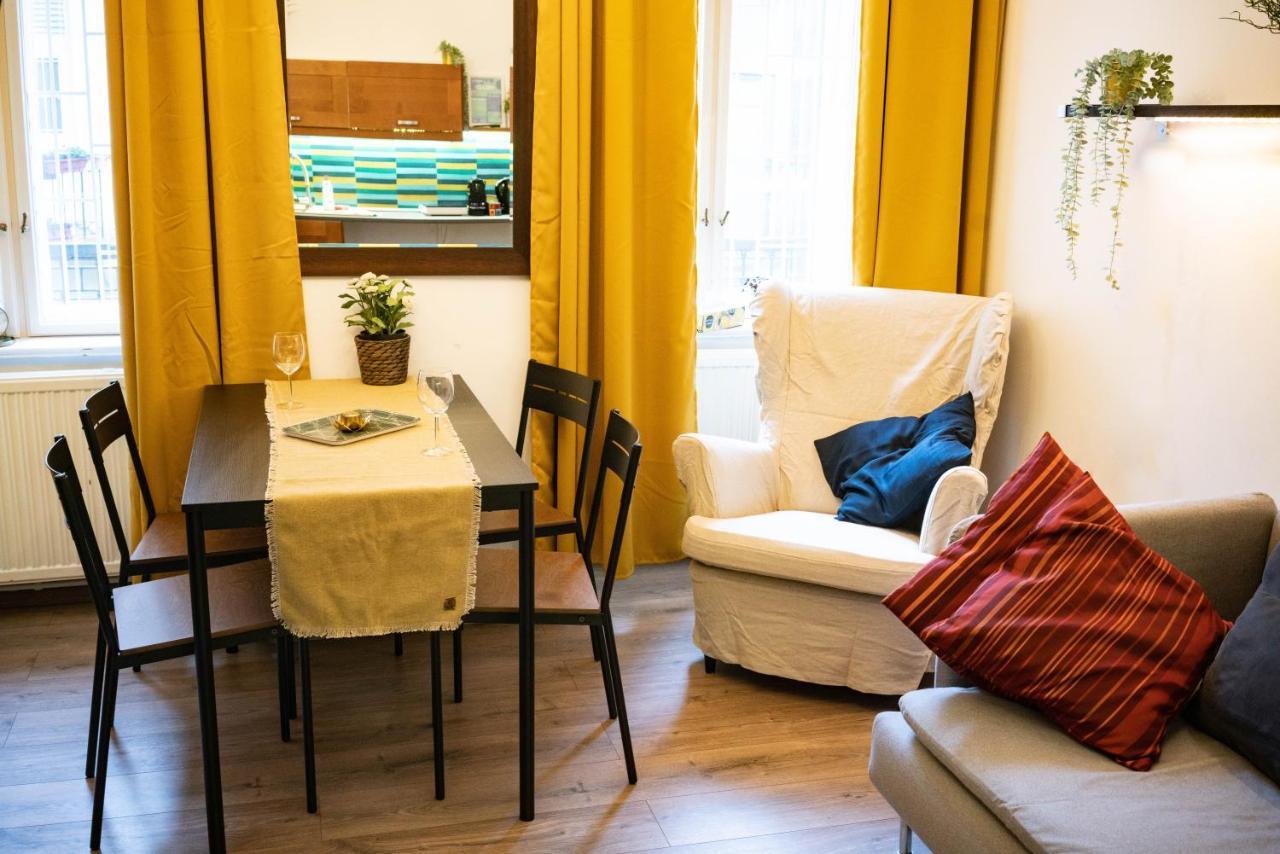 Free Parking Chain Bridge Home 4Ppl, 2Bdrm, Wifi, Smart Tv, Ac Budapest Exterior foto